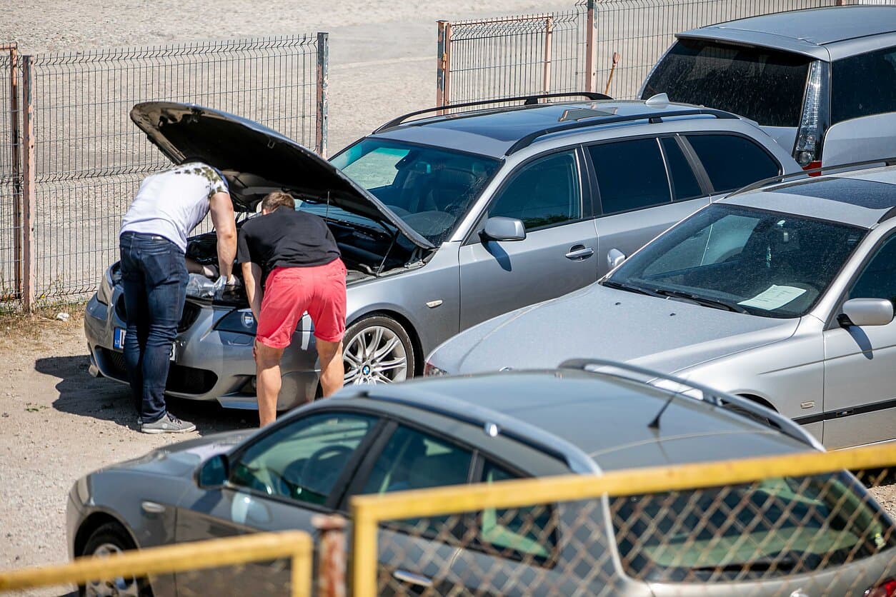 Lietuviai renkasi praktiškumą: dyzeliniai universalai nugali prabangą