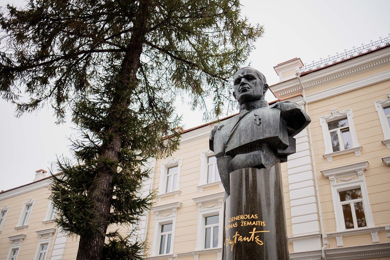 Teismas nepritarė gynybos minų sutarties sustabdymui