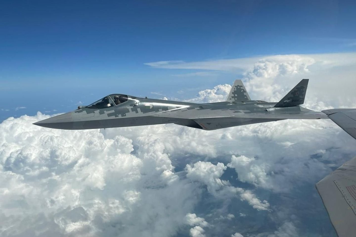 Rusija pristato modernizuotus Su-57 naikintuvus: ką tai reiškia Europai?