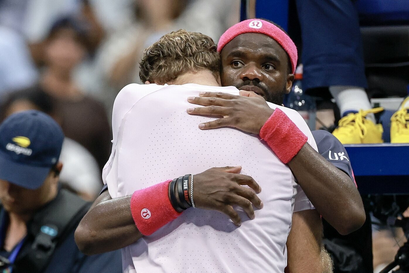 Francesas Tiafoe po dramatiško sugrįžimo pirmąkart nuo 2002-ųjų įvykdė tai, ko nebuvo pavykę nė vienam amerikiečiui