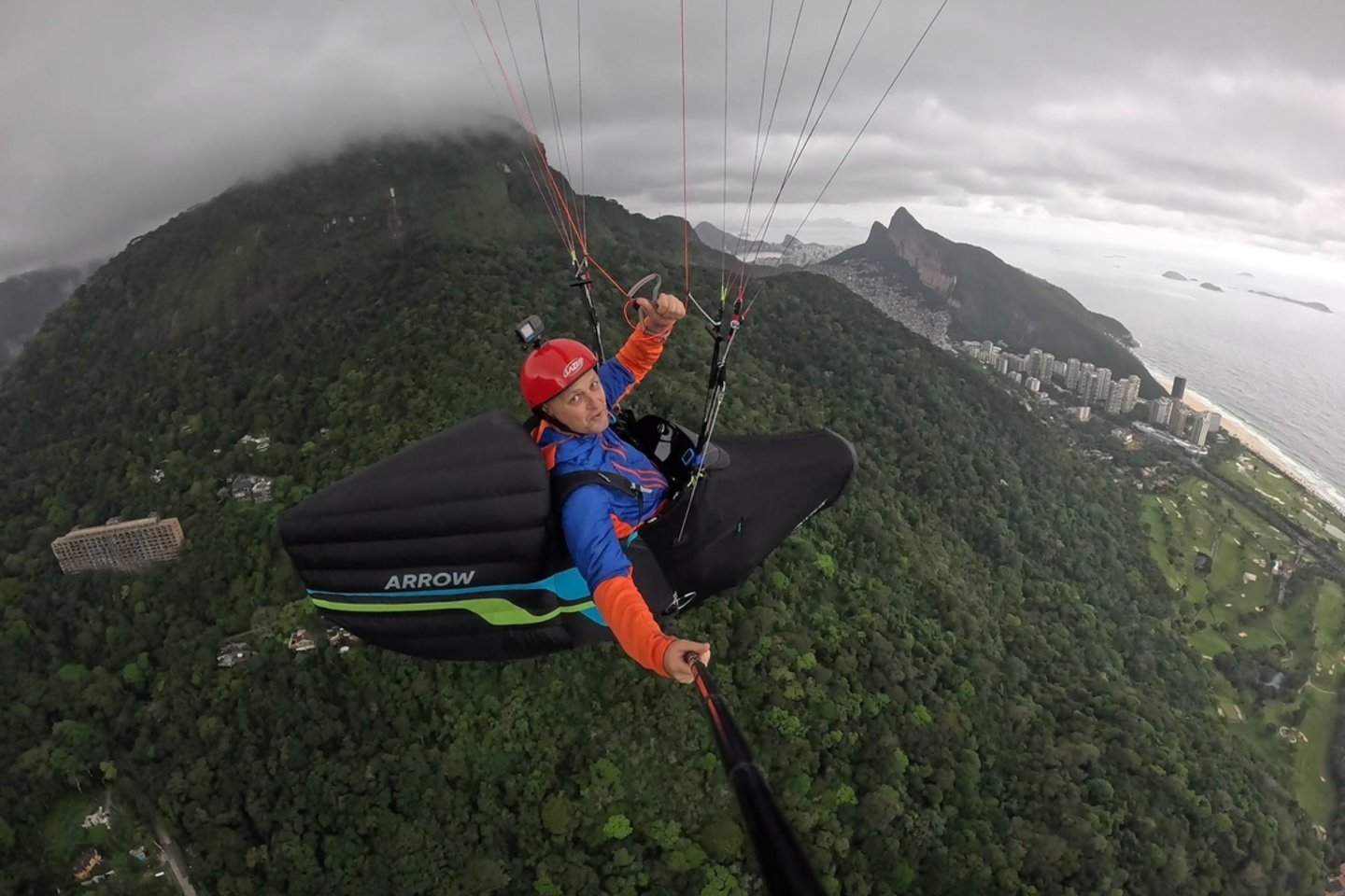 Lietuvos parasparnių pilotas Brazilijoje pagerino du šalies rekordus per vieną skrydį